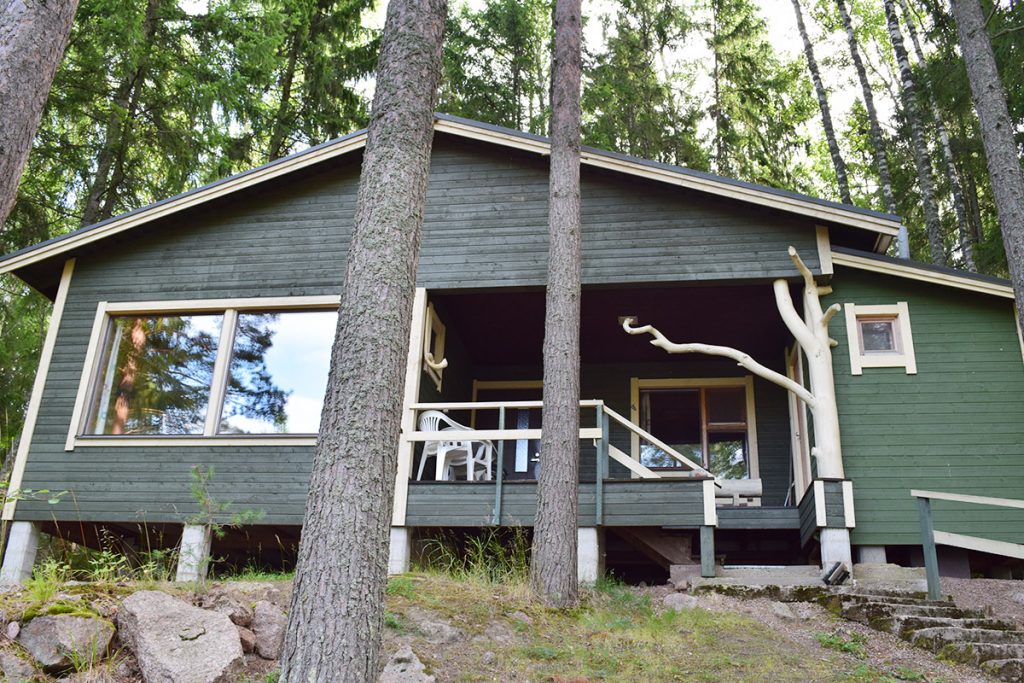 Cottage 5D Built 1991. Renovated and indoor toilet 2010. 38 square meter sauna building from 1991. Pump and Water Supply 2011. Equipment The building has 1 bedroom, living room, kitchen, terrace and fireplace. Cottage have shared beach sauna. Shower and toilet are in same space next to terrace.  Floor heating in washroom and toilet. From [...]